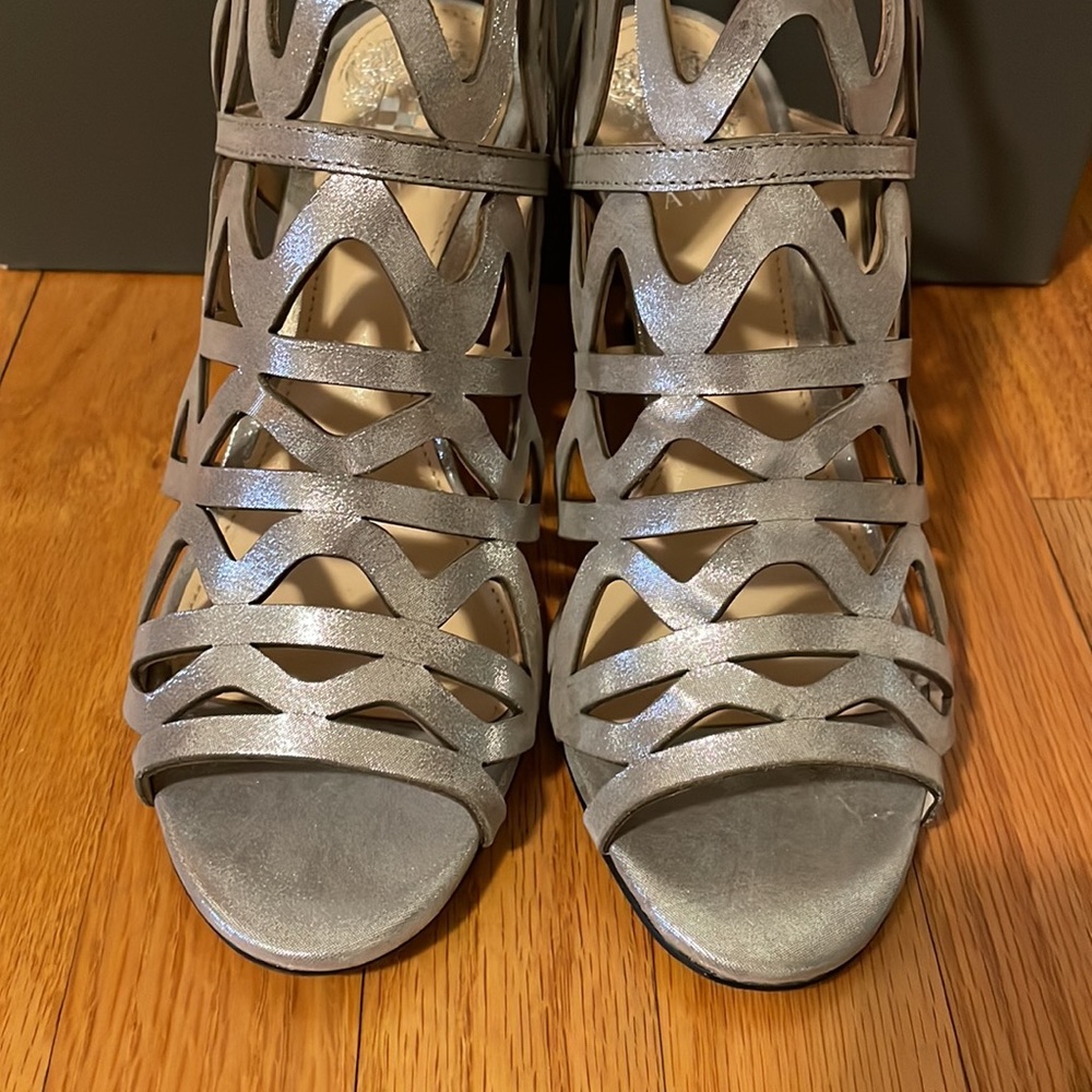 Vince camuto open toe heels. - Picture 10 of 10